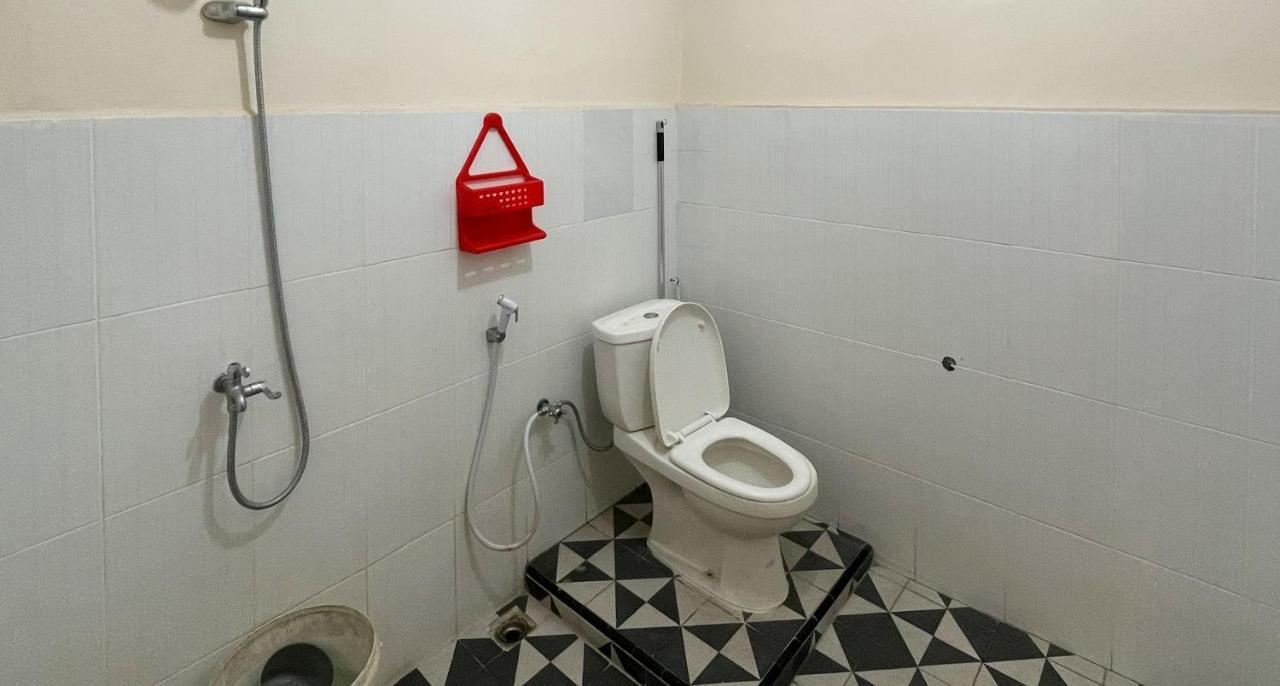 פראפאט Valencia Homestay Redpartner מראה חיצוני תמונה